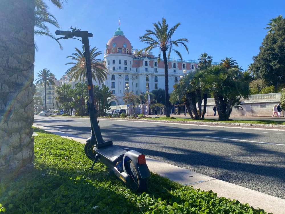 Découvrez Nice : Les Plus Beaux Points de Vue en Trottinette Électrique